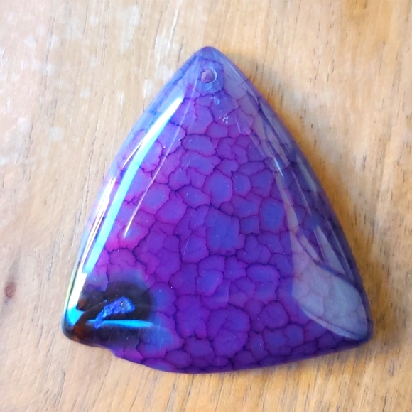 New Dragon Veins Agate Triangle Pendant. - Picture 4 of 16